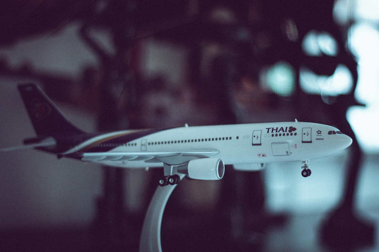 Wat is het telefoonnummer van Thai Airways in Brussel?